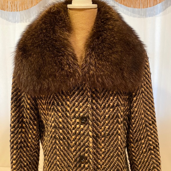 DANA Buchman fabulous coat with detachable beaver collar, size 6 - Picture 1 of 16